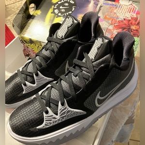 Nike Kyrie Low 4 TB Men’s Shoe
